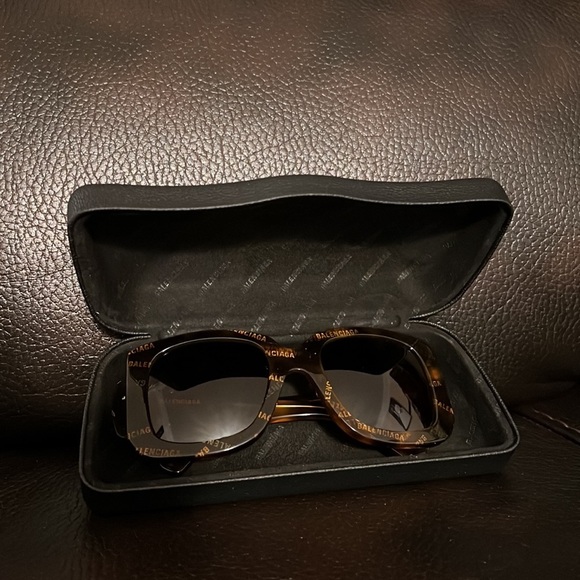 Balenciaga women’s BB logo monogram BB0069S square frame sunglass NEW - Picture 12 of 14